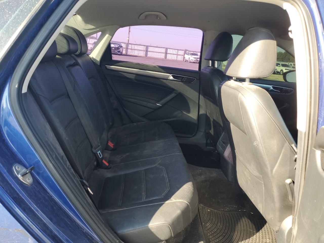 2017 Volkswagen Passat R-Line VIN: 1VWDT7A35HC000643 Lot: 70330475