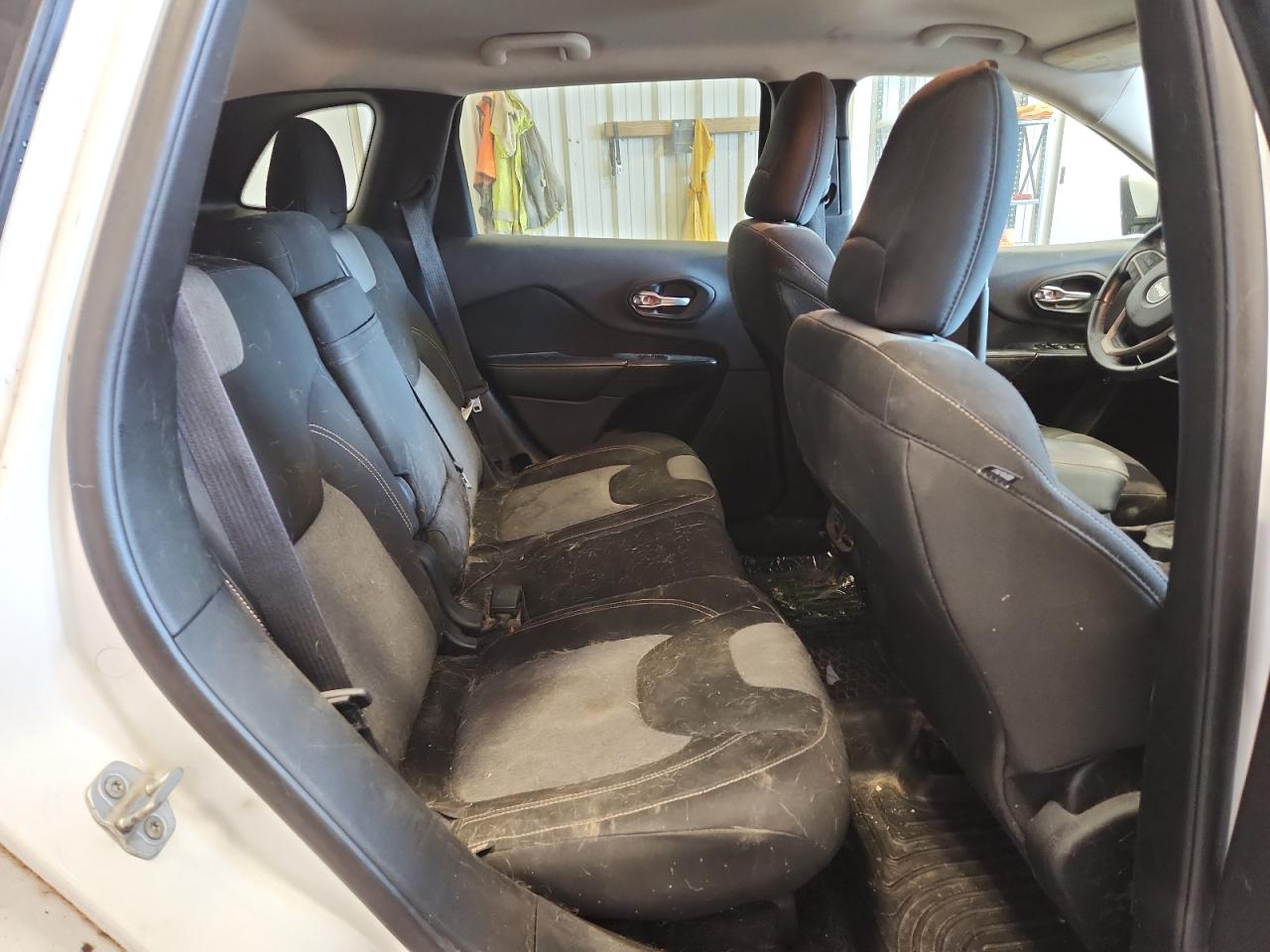 2014 Jeep Cherokee Latitude VIN: 1C4PJMCB3EW107158 Lot: 80497715