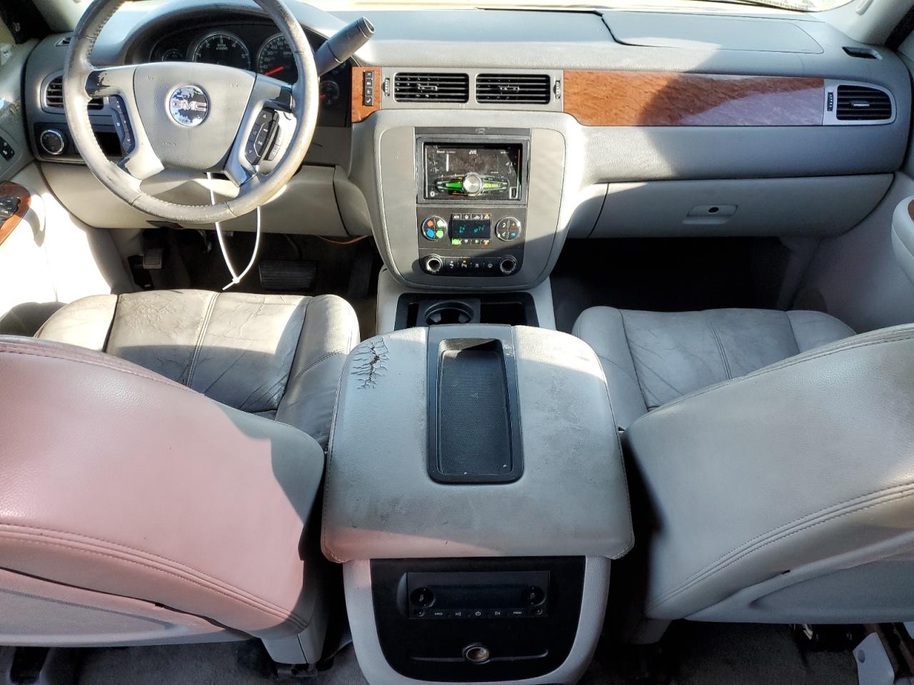 2008 GMC Sierra C1500 VIN: 2GTEC13J181200490 Lot: 84210975