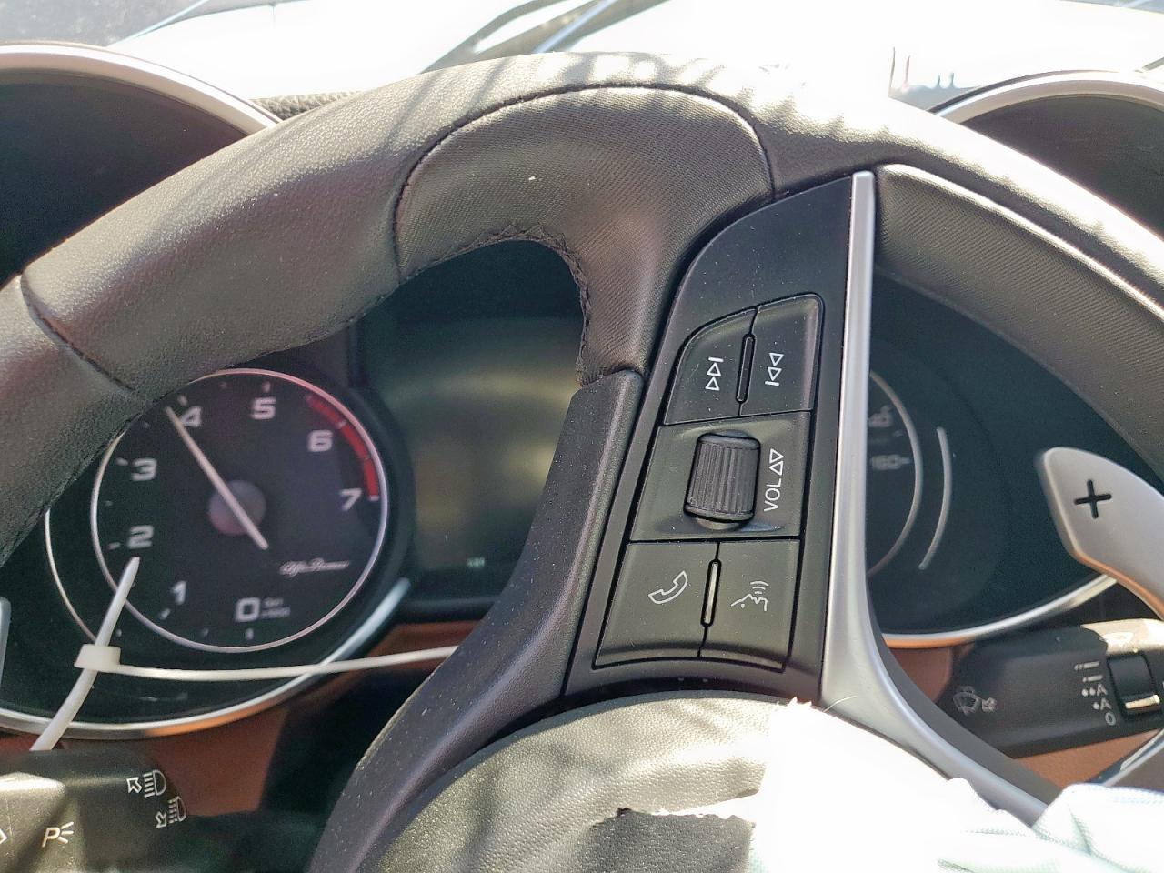 2018 Alfa Romeo Giulia Ti VIN: ZARFAECN1J7583432 Lot: 71325705