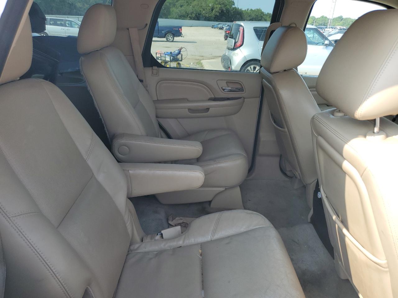 2012 Cadillac Escalade Luxury VIN: 1GYS3BEF4CR106048 Lot: 70848125