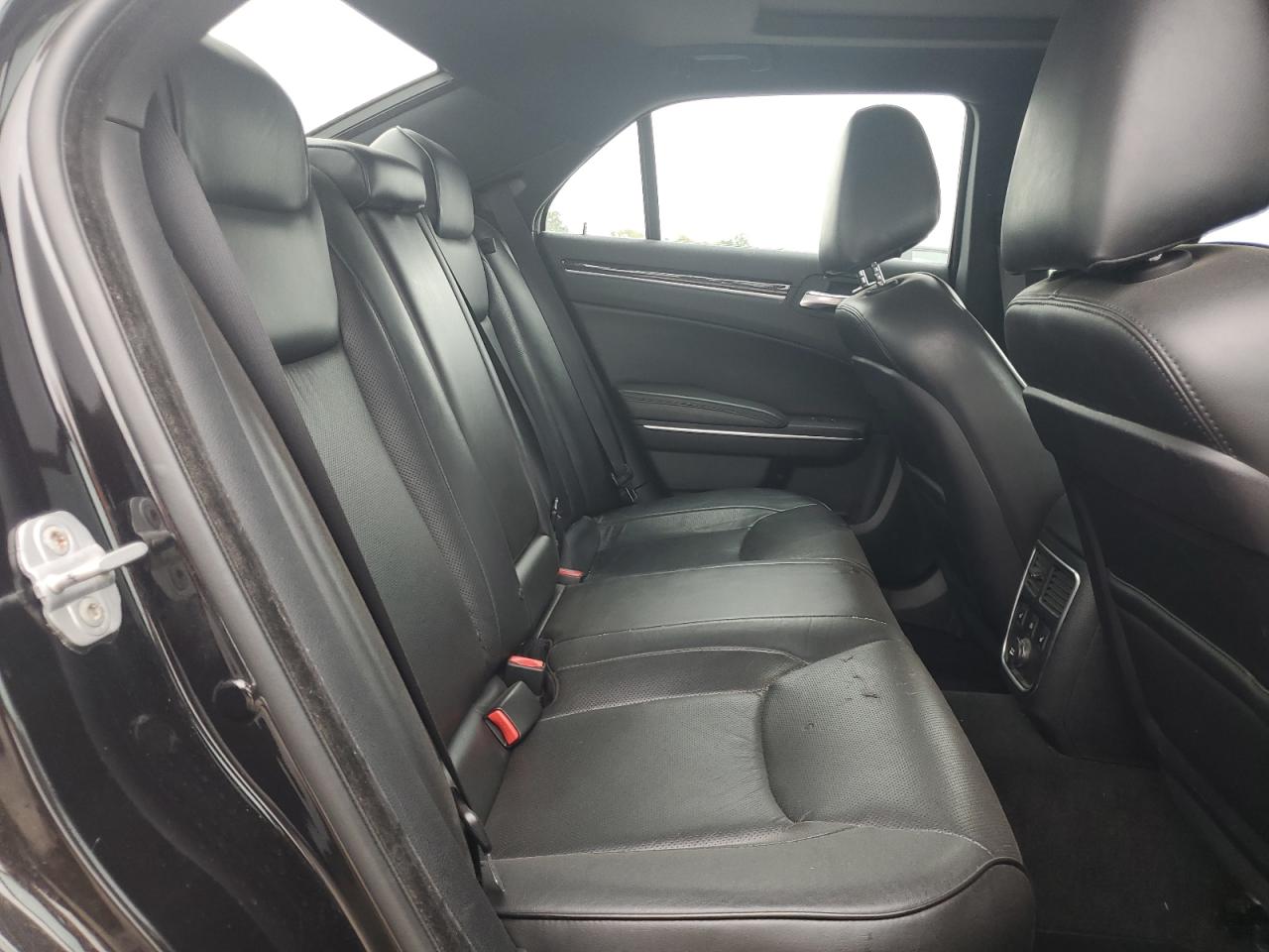 2011 Chrysler 300C VIN: 2C3CA6CT2BH514633 Lot: 84243005