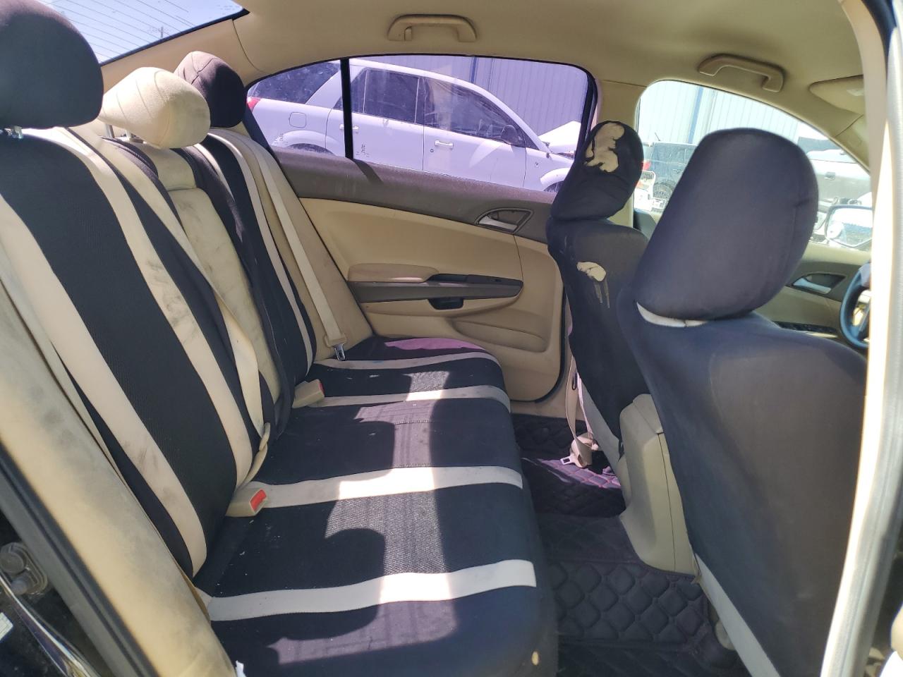 2010 Honda Accord Lxp VIN: 1HGCP2F43AA172938 Lot: 82060425