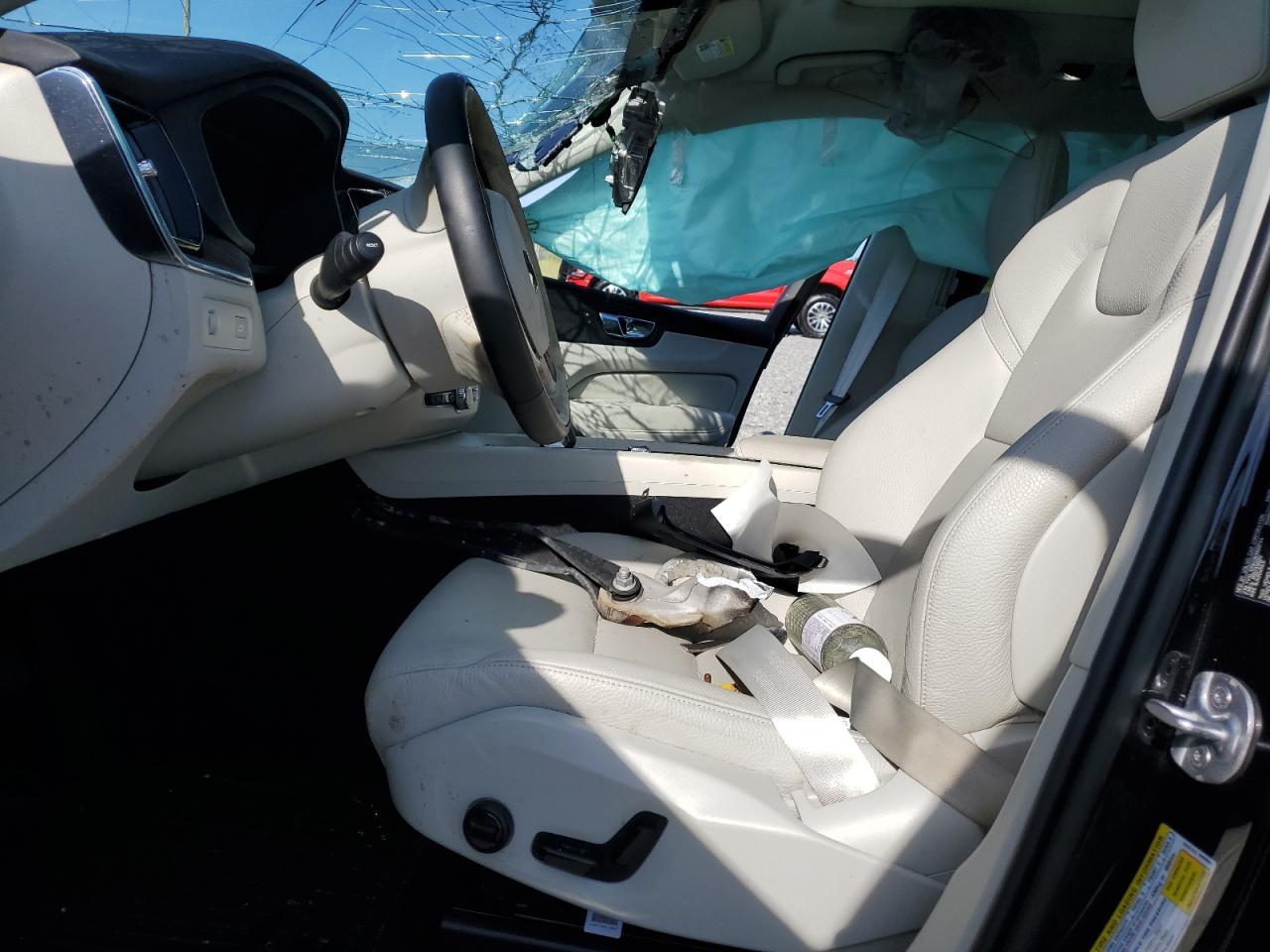 2022 Volvo Xc60 B5 Momentum VIN: YV4L12DK0N1059744 Lot: 80453305