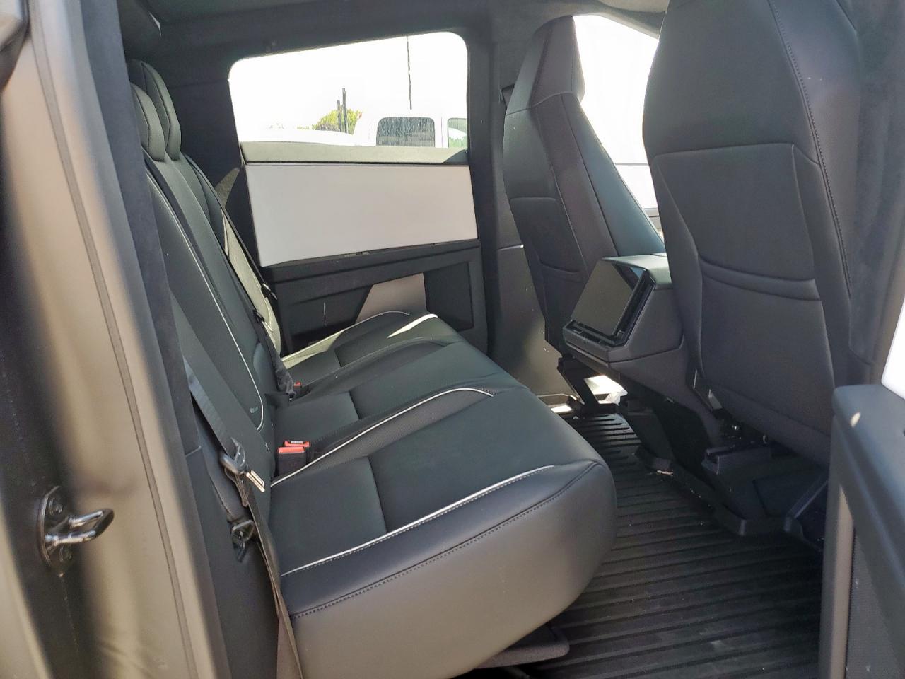 2024 Tesla Cybertruck VIN: 7G2CEHED9RA026288 Lot: 81372705