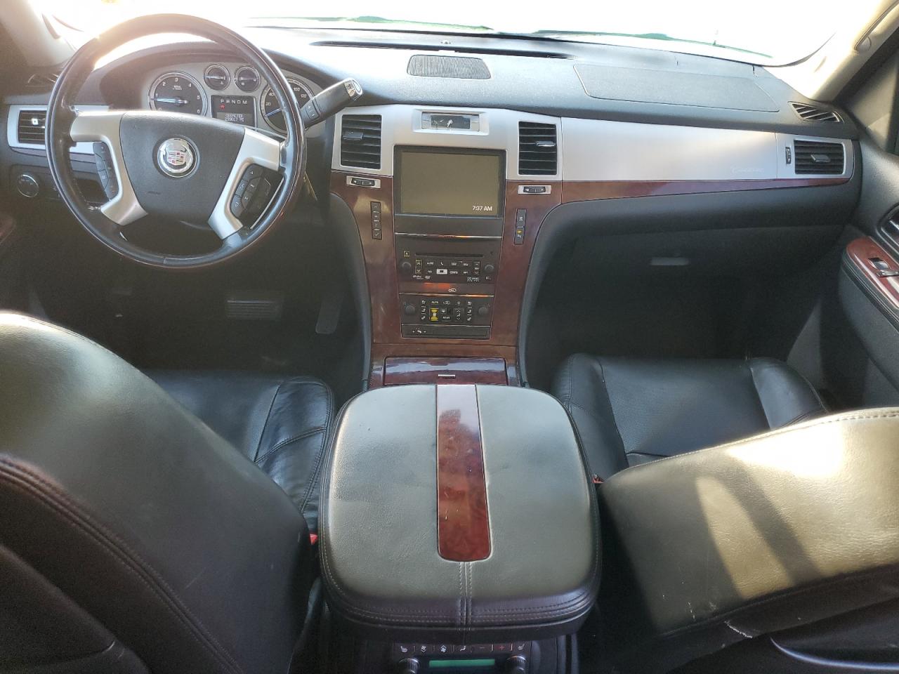 2011 Cadillac Escalade Esv Luxury VIN: 1GYS4HEF9BR146303 Lot: 71473985