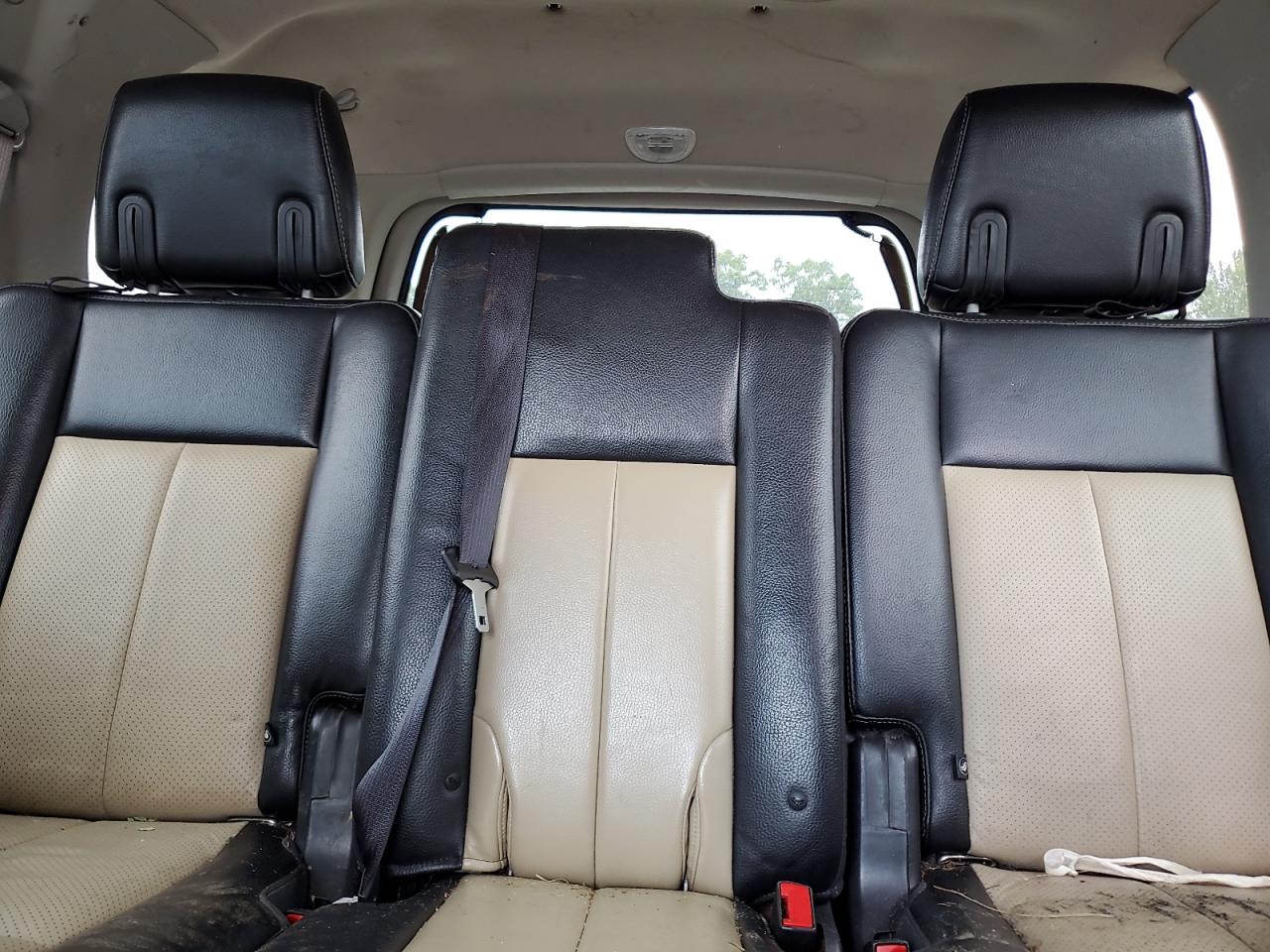 2010 Ford Expedition Xlt VIN: 1FMJU1G53AEB48742 Lot: 81100045