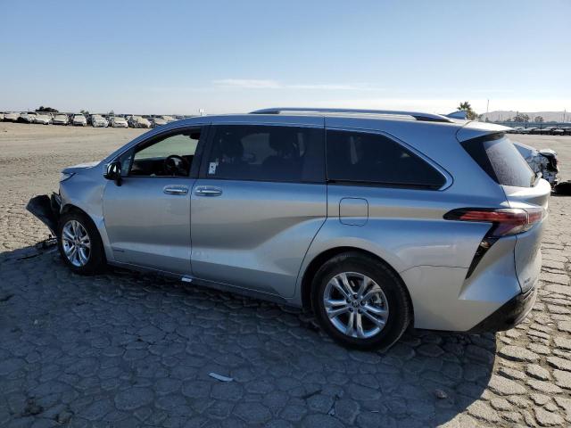 TOYOTA SIENNA 2021 Серебристый