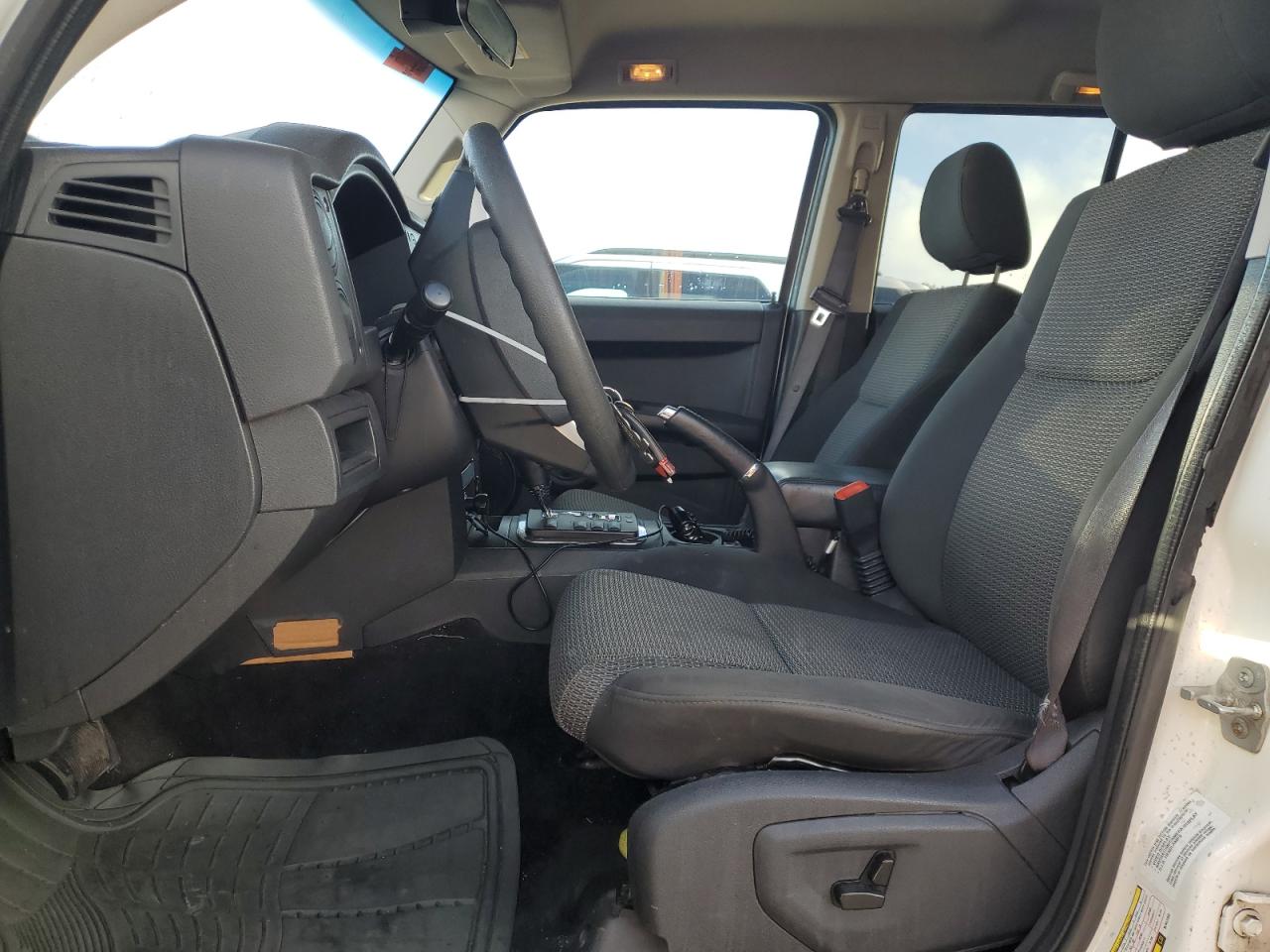 2009 Jeep Commander Sport VIN: 1J8HG48K79C541353 Lot: 83828235