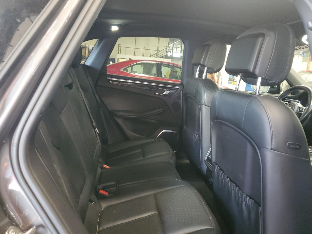 2015 Porsche Macan S VIN: WP1AB2A54FLB74261 Lot: 81252245