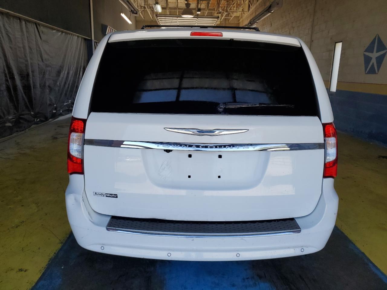 2016 Chrysler Town & Country Touring L VIN: 2C4RC1CG8GR305730 Lot: 71013755
