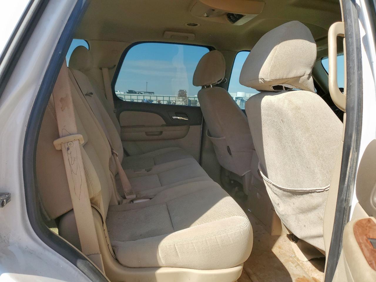 2008 GMC Yukon VIN: 1GKFC13098R102119 Lot: 84184125