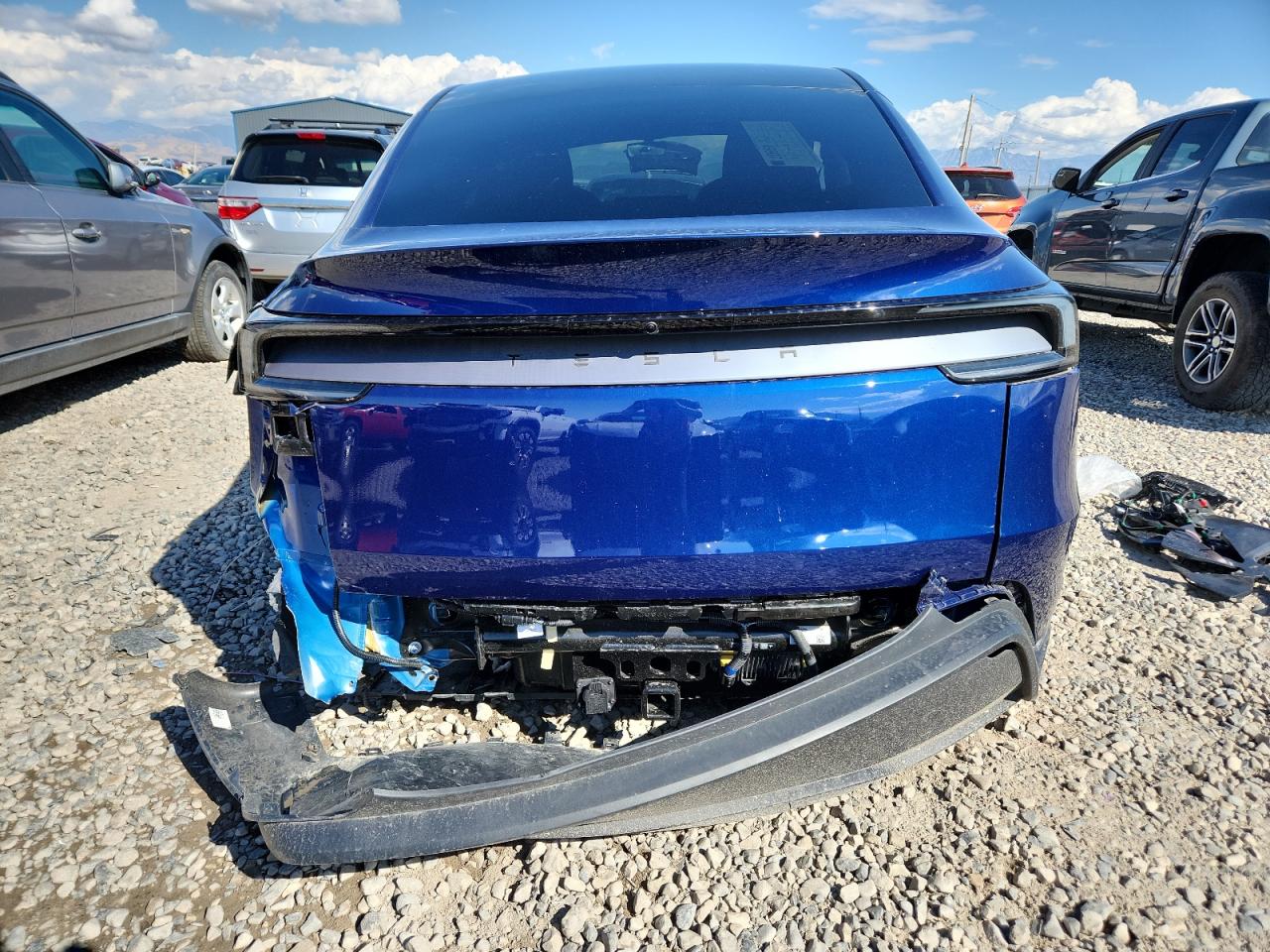 2026 Tesla Model Y VIN: 7SAYGDED2TF381683 Lot: 81301485