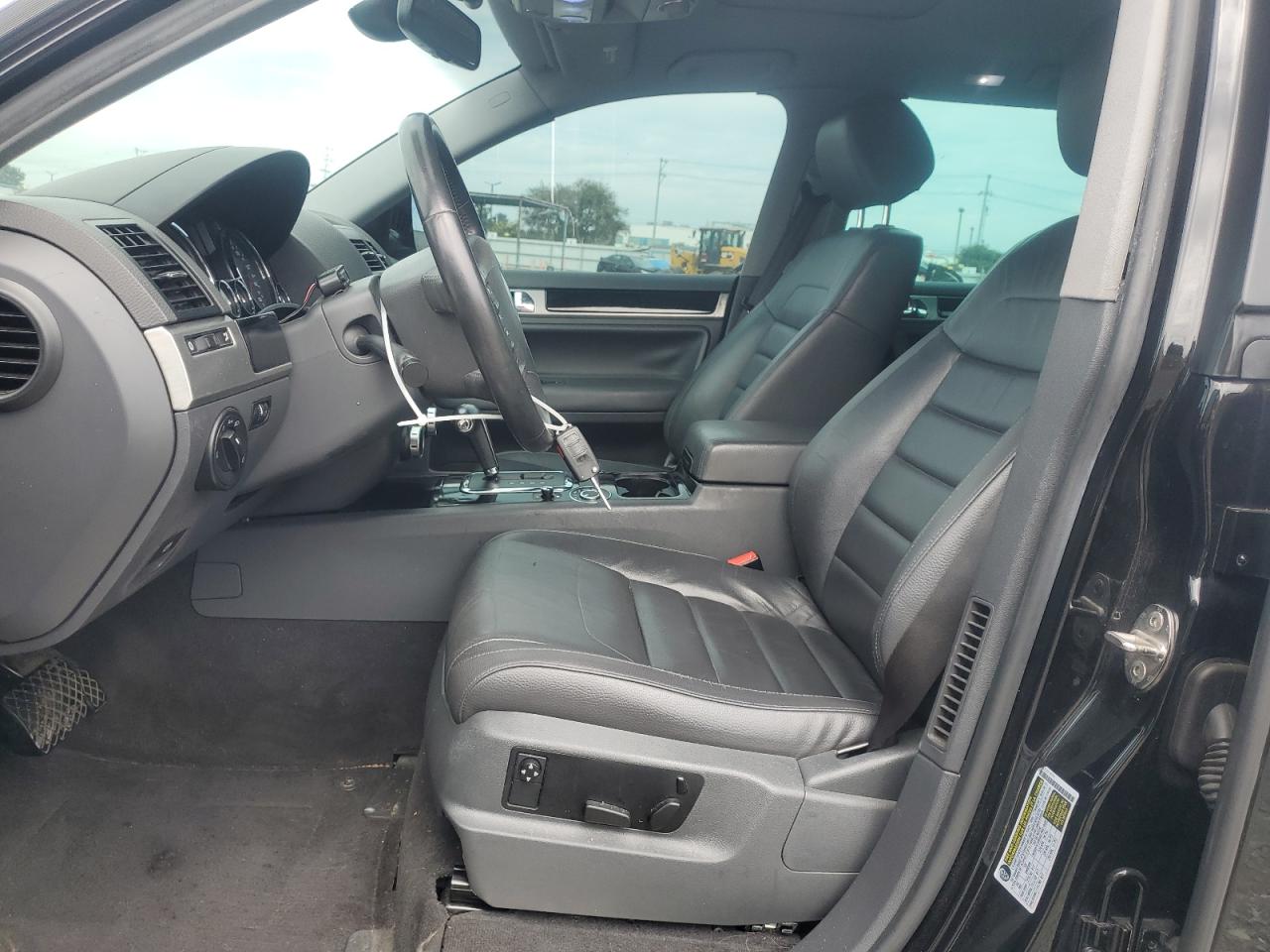 2009 Volkswagen Touareg 2 V6 VIN: WVGBE77LX9D011642 Lot: 82138685