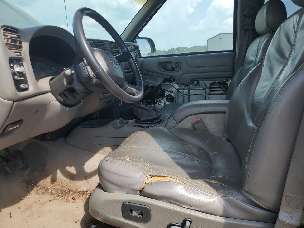 1999 GMC Jimmy VIN: 1GKDT13W2X2508777 Lot: 81113365