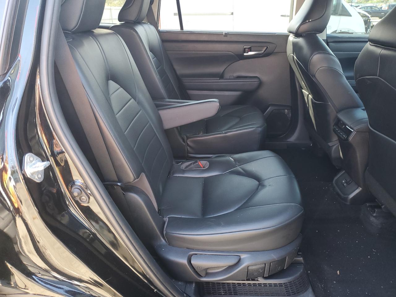 2022 Toyota Highlander Hybrid Xle VIN: 5TDGBRCHXNS540359 Lot: 71490325