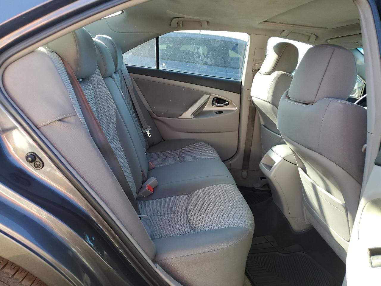 2011 Toyota Camry Base VIN: 4T1BF3EK8BU228807 Lot: 84220535