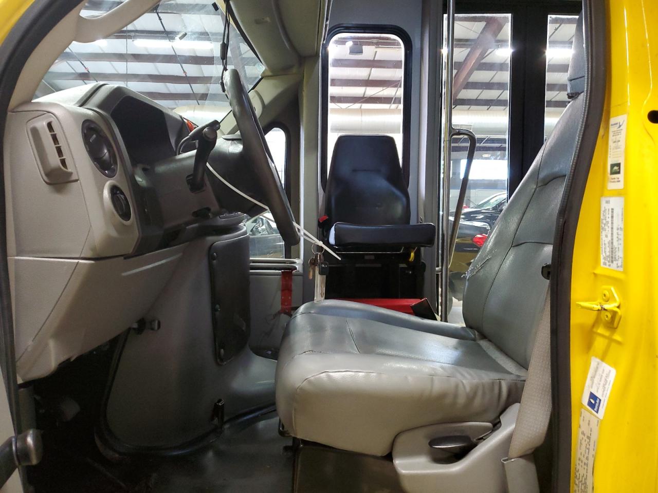 2019 Ford Econoline E450 Super Duty Cutaway Van VIN: 1FDFE4FS5KDC46030 Lot: 81518455