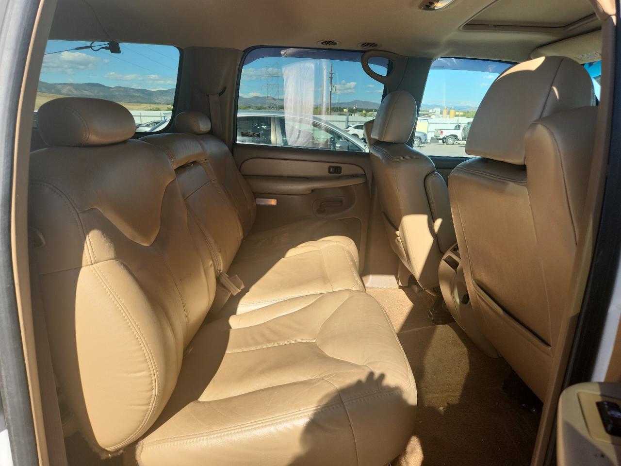 2000 GMC Yukon Xl K2500 VIN: 3GKGK26U4YG146282 Lot: 82143645