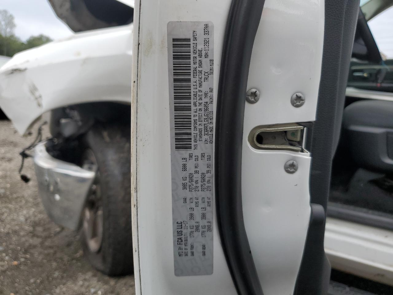 2018 Ram 1500 Slt VIN: 3C6RR7LG9JG196054 Lot: 84730405