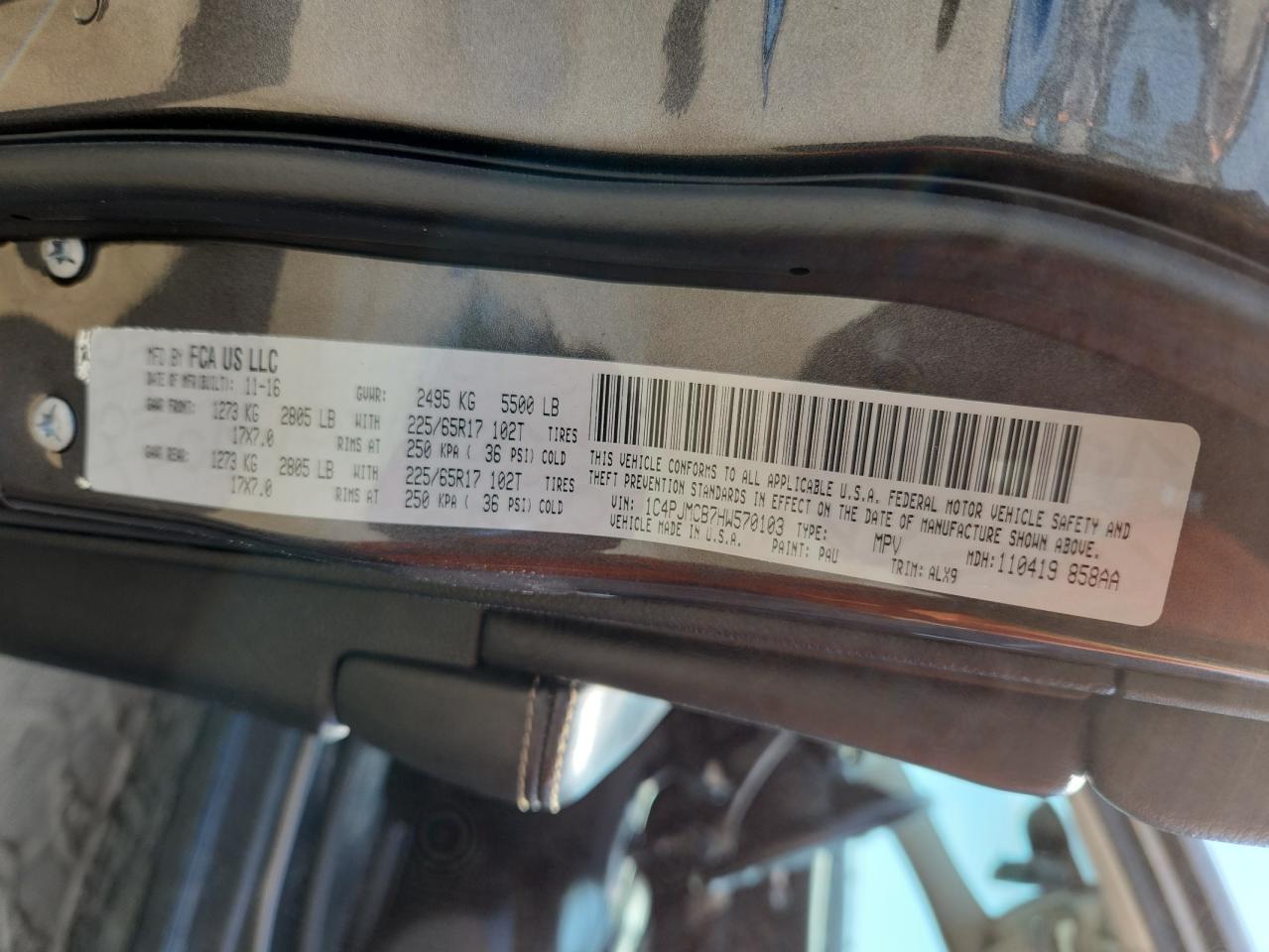 2017 Jeep Cherokee Latitude VIN: 1C4PJMCB7HW570103 Lot: 80290335