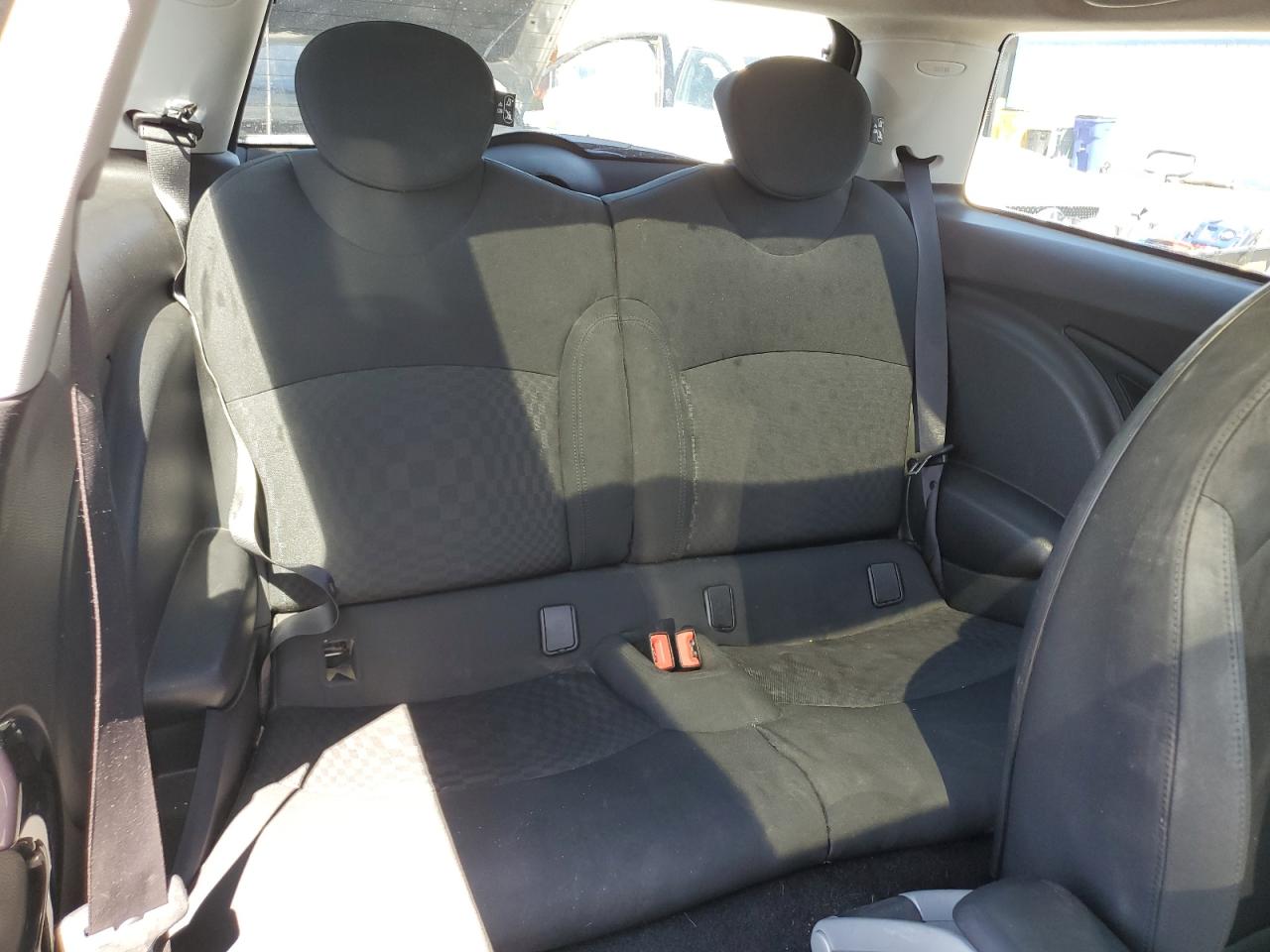 2008 Mini Cooper S VIN: WMWMF735X8TV36008 Lot: 81257325