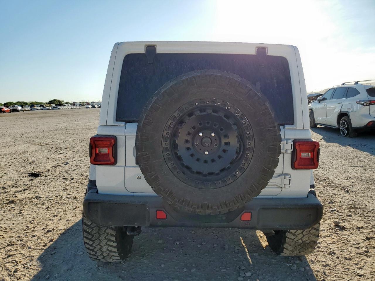 2020 Jeep Wrangler Unlimited Sahara VIN: 1C4HJXEG3LW200693 Lot: 81838195