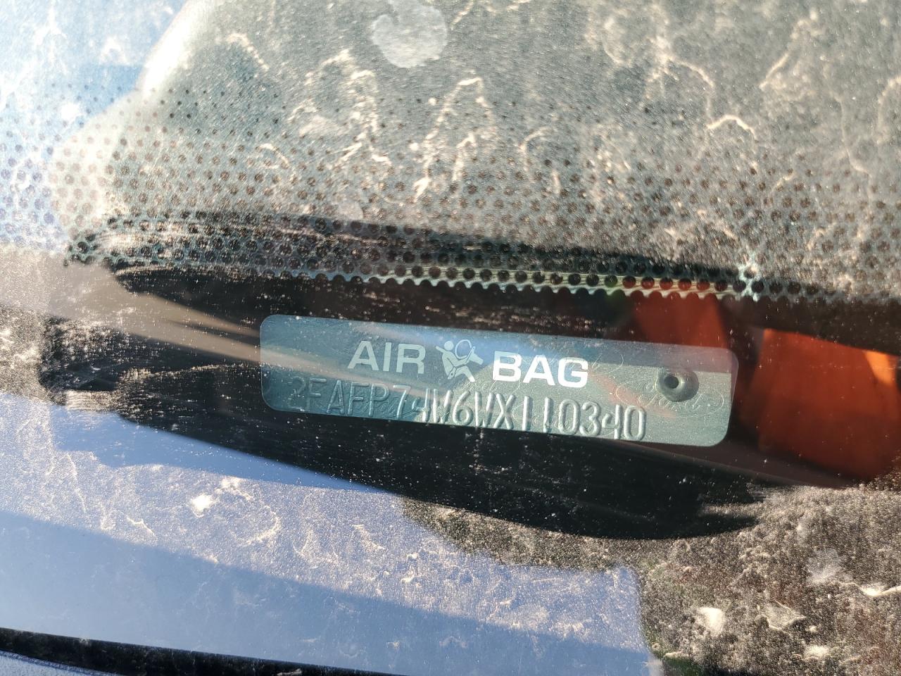 1998 Ford Crown Victoria Lx VIN: 2FAFP74W6WX110340 Lot: 71804755