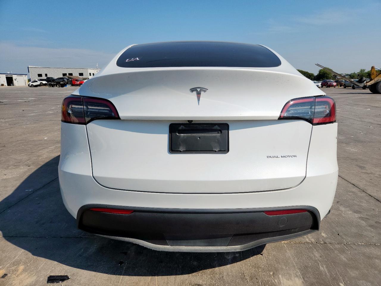 2023 Tesla Model Y VIN: 7SAYGDEE2PA114703 Lot: 71208315