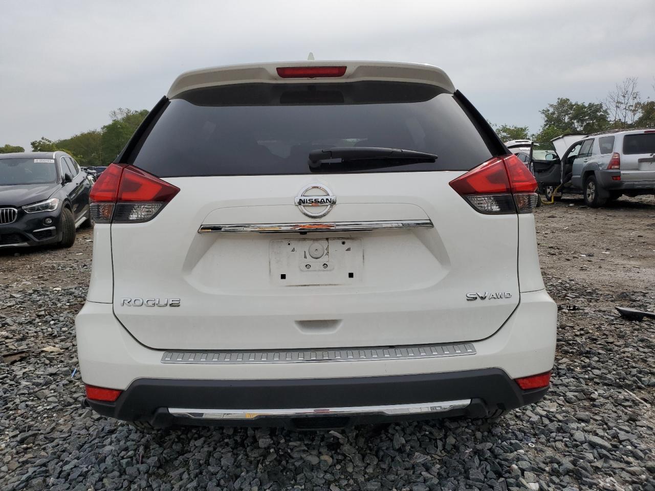 2017 Nissan Rogue S VIN: JN8AT2MV4HW013389 Lot: 81875025