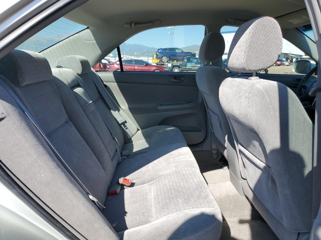 2004 Toyota Camry Le VIN: JTDBE32K940272997 Lot: 71156415