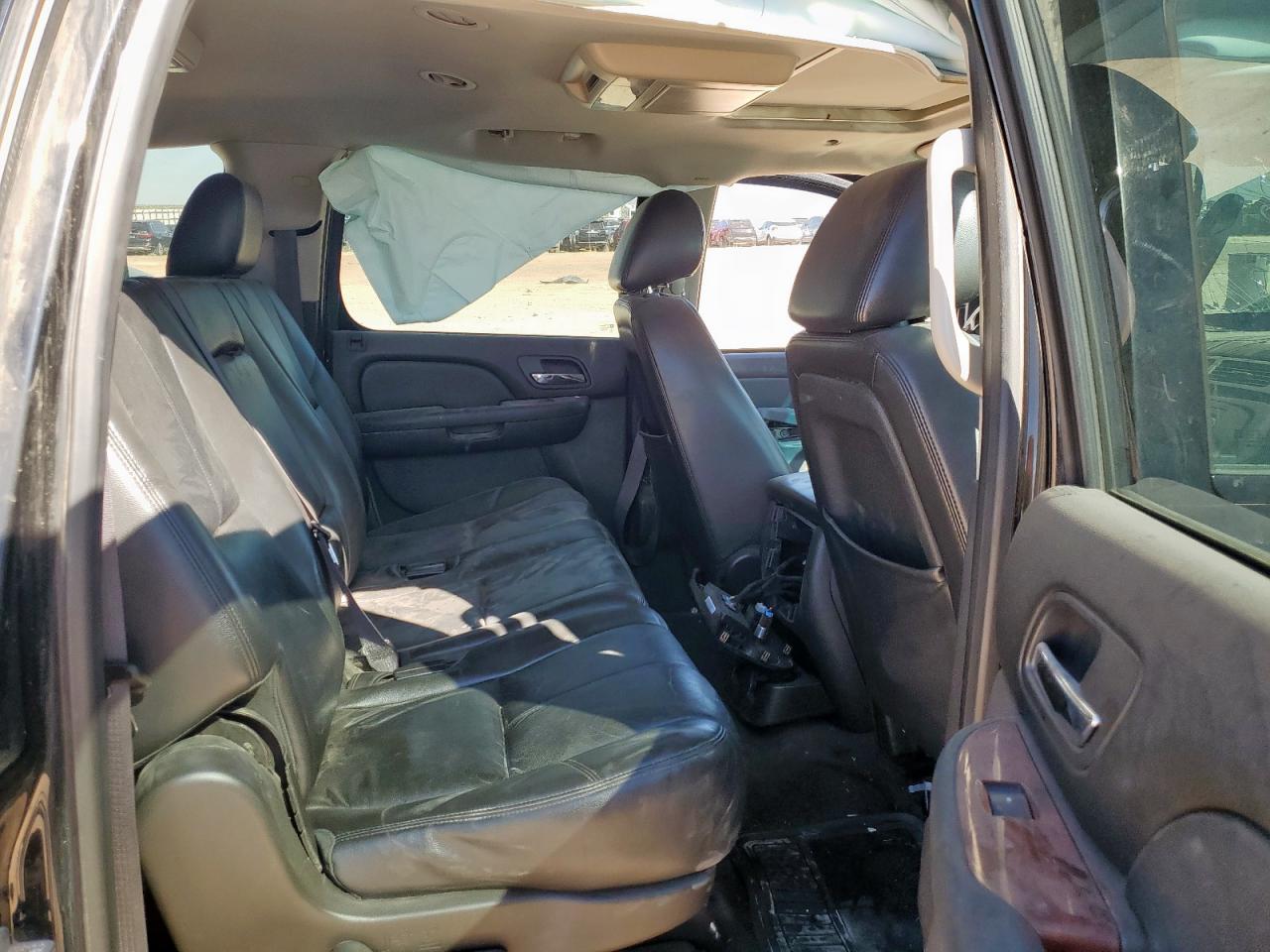 2013 Chevrolet Suburban K1500 Lt VIN: 1GNSKJE73DR218313 Lot: 81872515