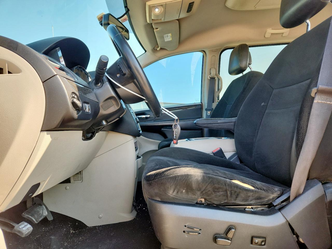 2015 Chrysler Town & Country Touring VIN: 2C4RC1BG8FR618454 Lot: 81450415