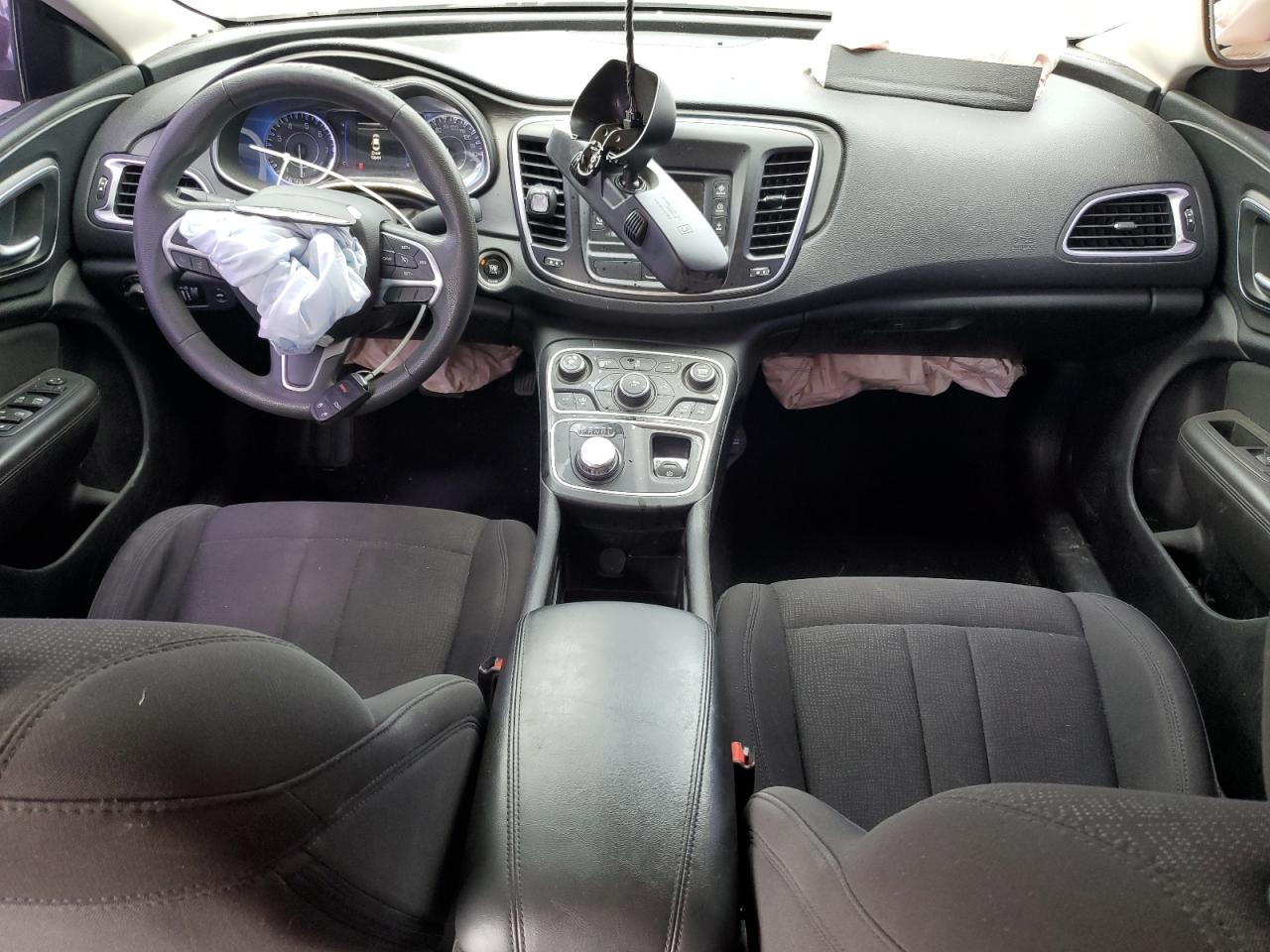 2015 Chrysler 200 Limited VIN: 1C3CCCAB0FN747815 Lot: 71103775