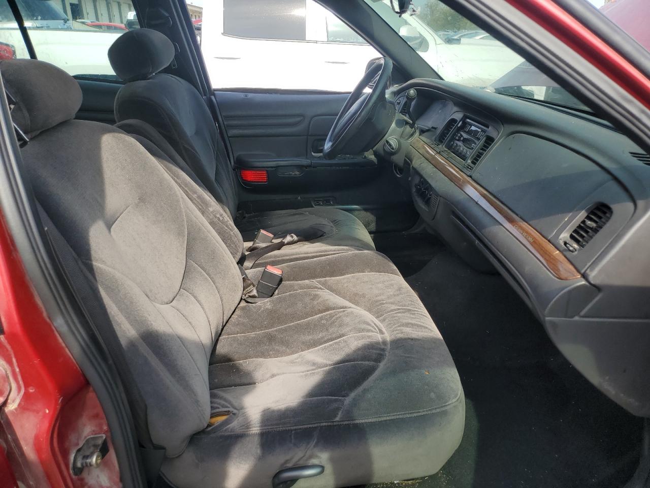 2001 Ford Crown Victoria VIN: 2FAFP73W61X189292 Lot: 80880395