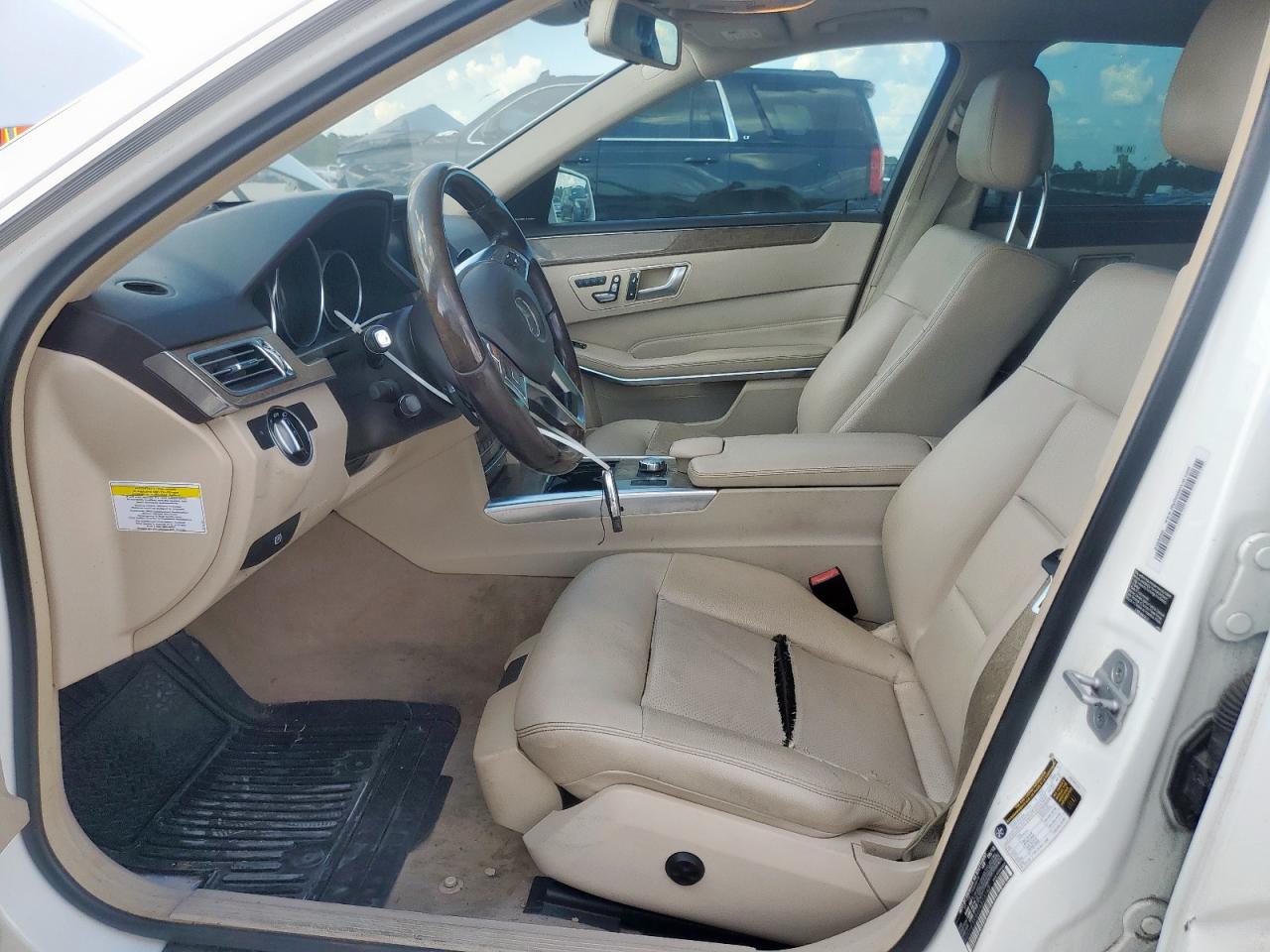 2014 Mercedes-Benz E 350 VIN: WDDHF5KB4EA823163 Lot: 81557145