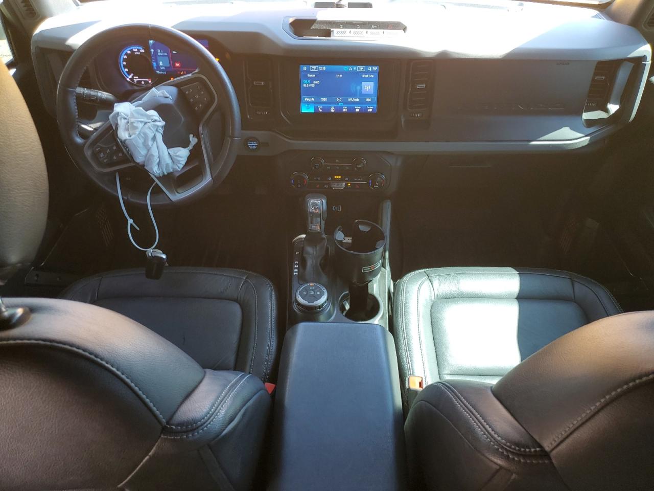 2022 Ford Bronco Base VIN: 1FMDE5BH6NLA81946 Lot: 81836175