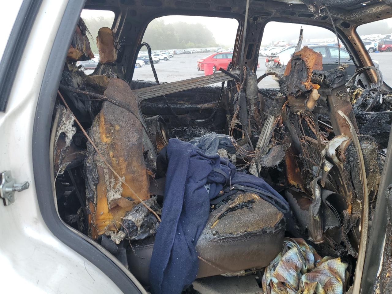 2005 Cadillac Escalade Luxury VIN: 1GYEK63N05R232900 Lot: 70691685