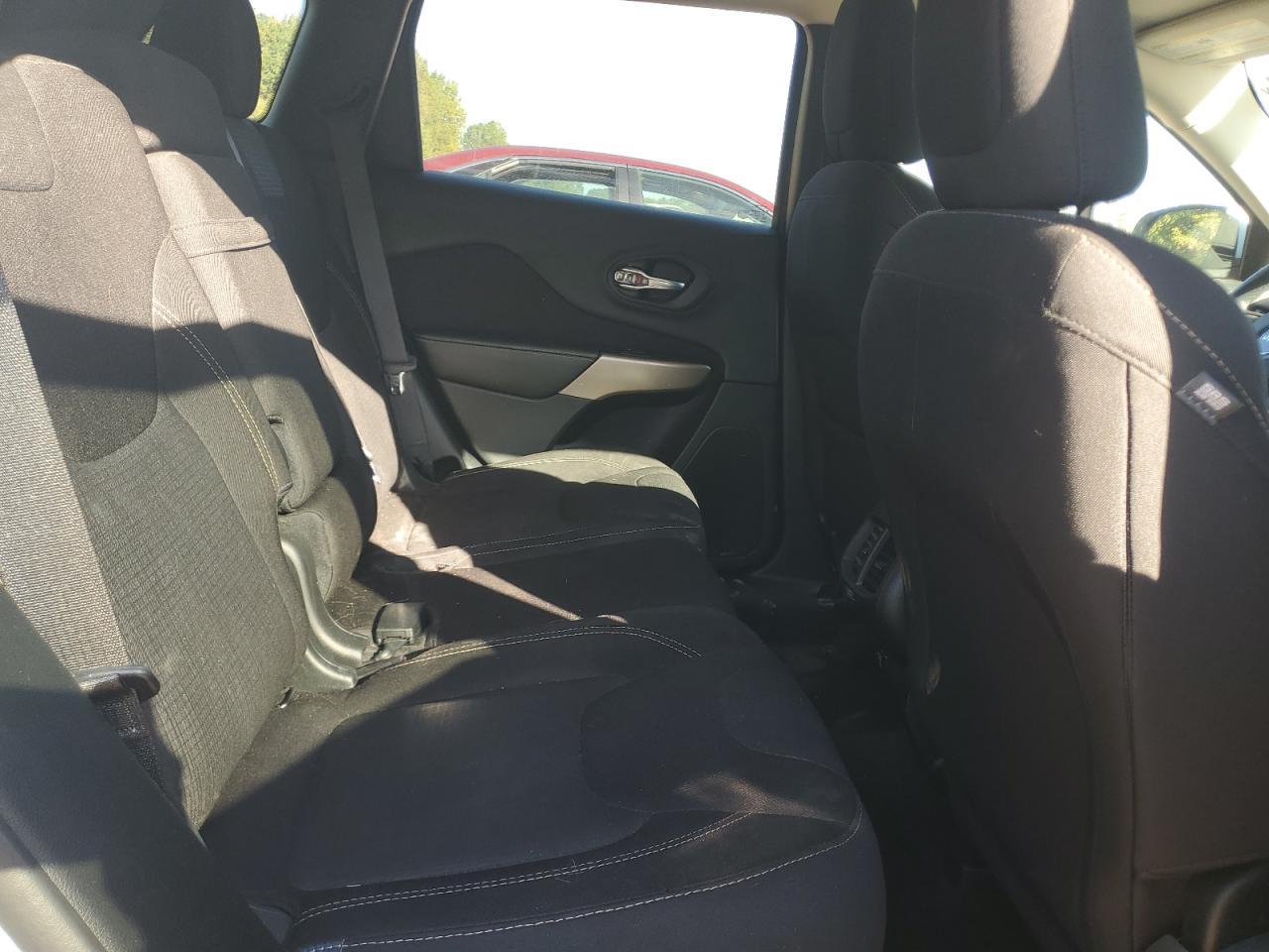 2017 Jeep Cherokee Latitude VIN: 1C4PJLCB7HD231668 Lot: 81880735