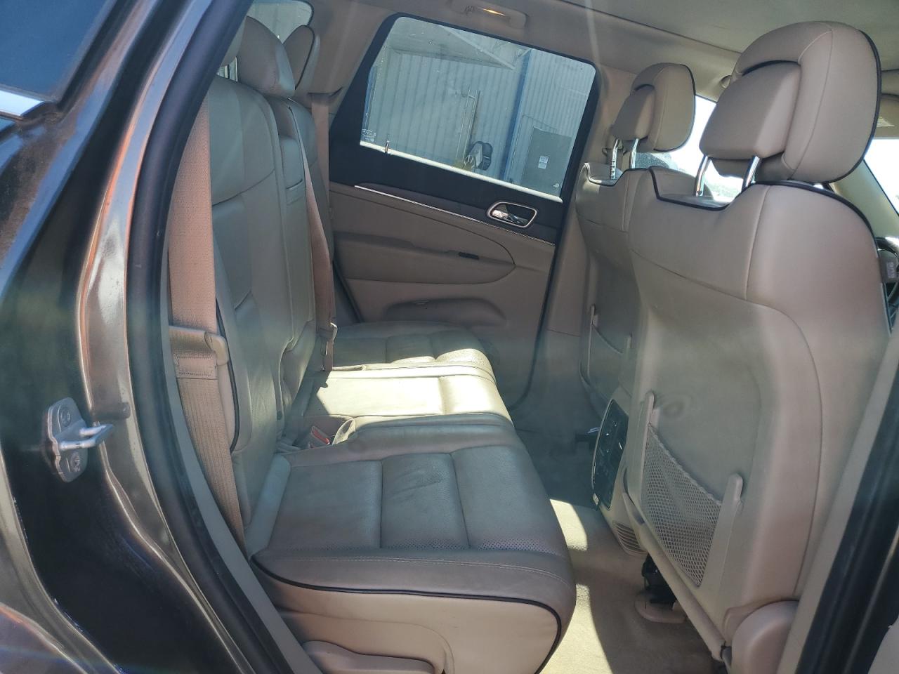 2014 Jeep Grand Cherokee Overland VIN: 1C4RJECG1EC245972 Lot: 83831405