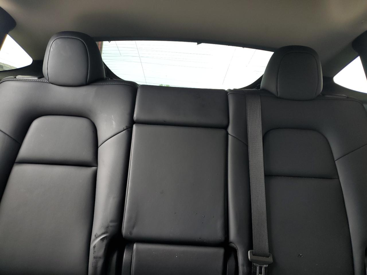 2024 Tesla Model Y VIN: 7SAYGDED4RF047423 Lot: 71126015