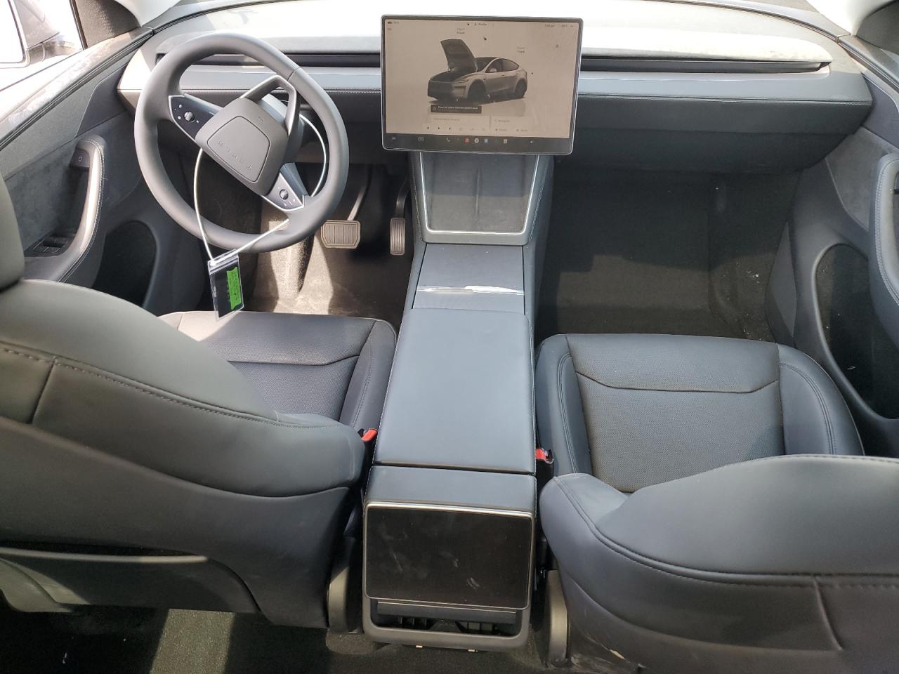 2026 Tesla Model Y VIN: 7SAYGDEE8TF329323 Lot: 81504325