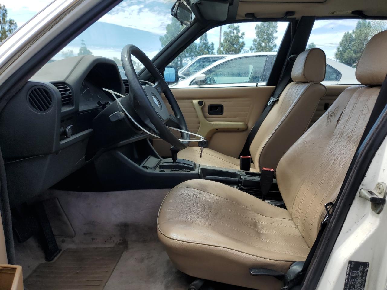 1989 BMW 325 I Automatic VIN: WBAAD2308K8848967 Lot: 82097665
