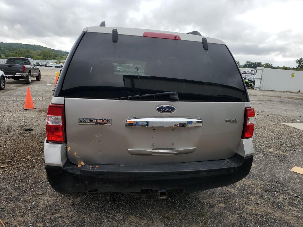 2007 Ford Expedition Xlt VIN: 1FMFU16577LA76553 Lot: 81336675