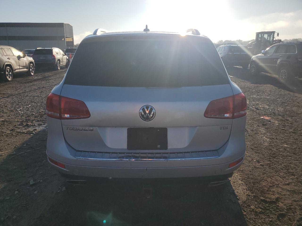 2014 Volkswagen Touareg V6 Tdi VIN: WVGEP9BP8ED010691 Lot: 81840945
