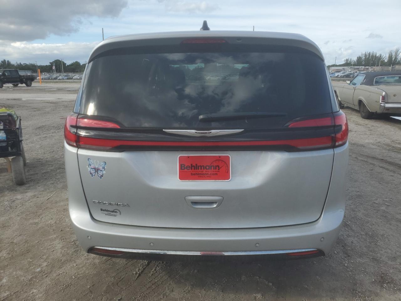 2024 Chrysler Pacifica Touring L VIN: 2C4RC1BG0RR180601 Lot: 82036815