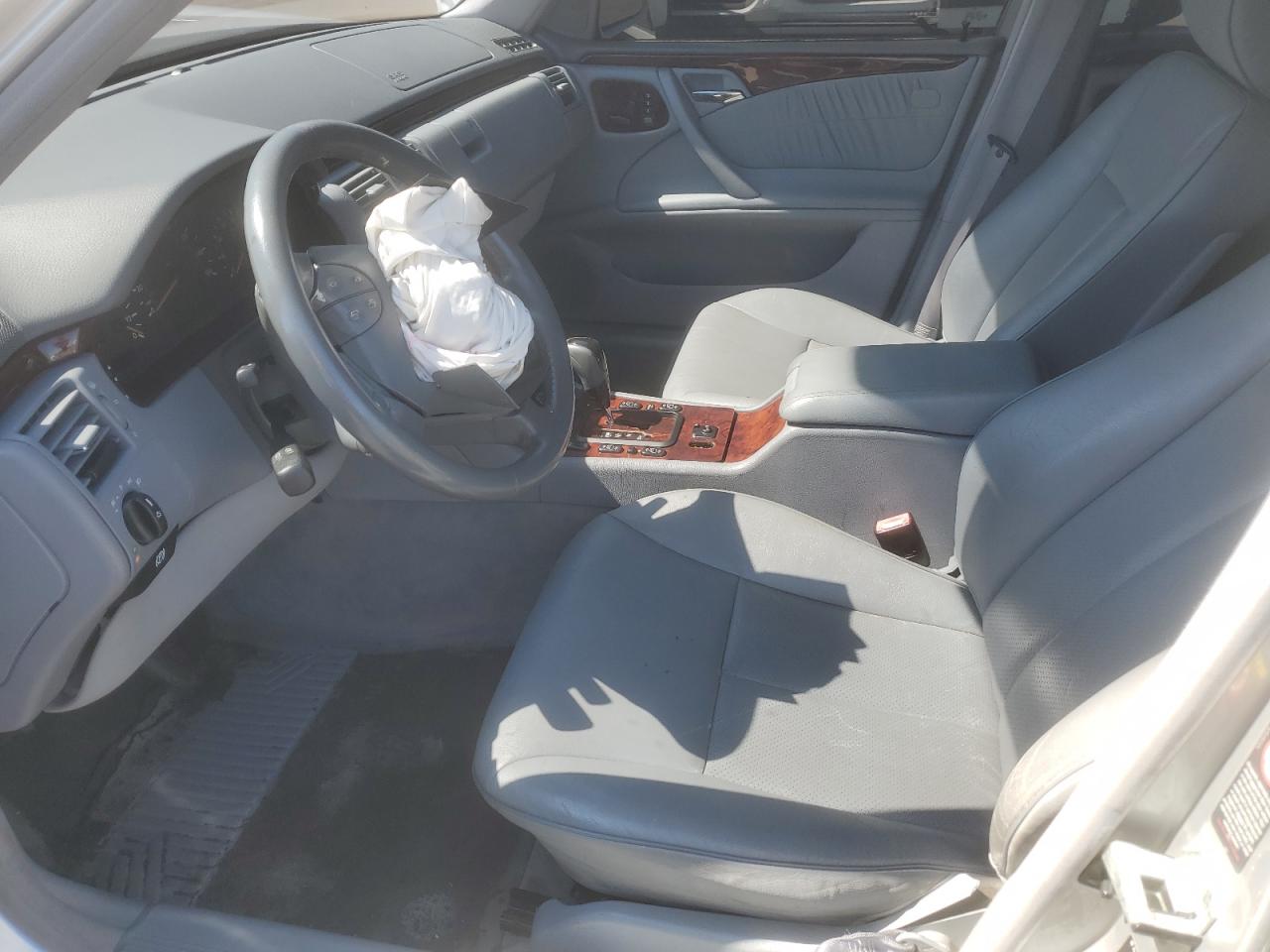 2001 Mercedes-Benz E 430 VIN: WDBJF70J61B188595 Lot: 72010935