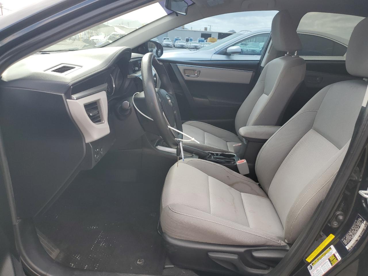 2015 Toyota Corolla L VIN: 5YFBURHE9FP333491 Lot: 81880975