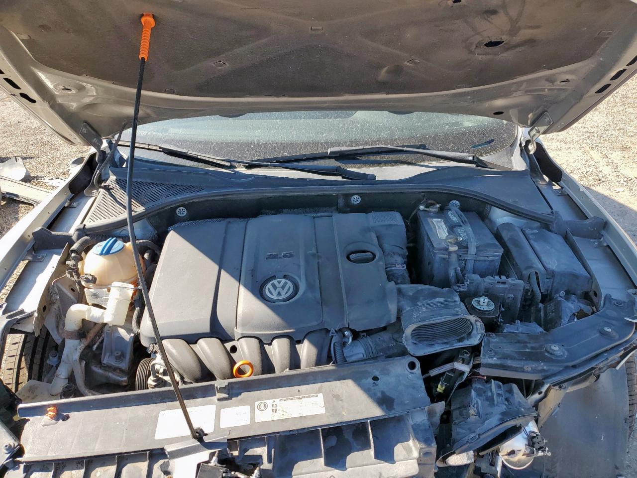 2013 Volkswagen Passat S VIN: 1VWAH7A3XDC027058 Lot: 71010085