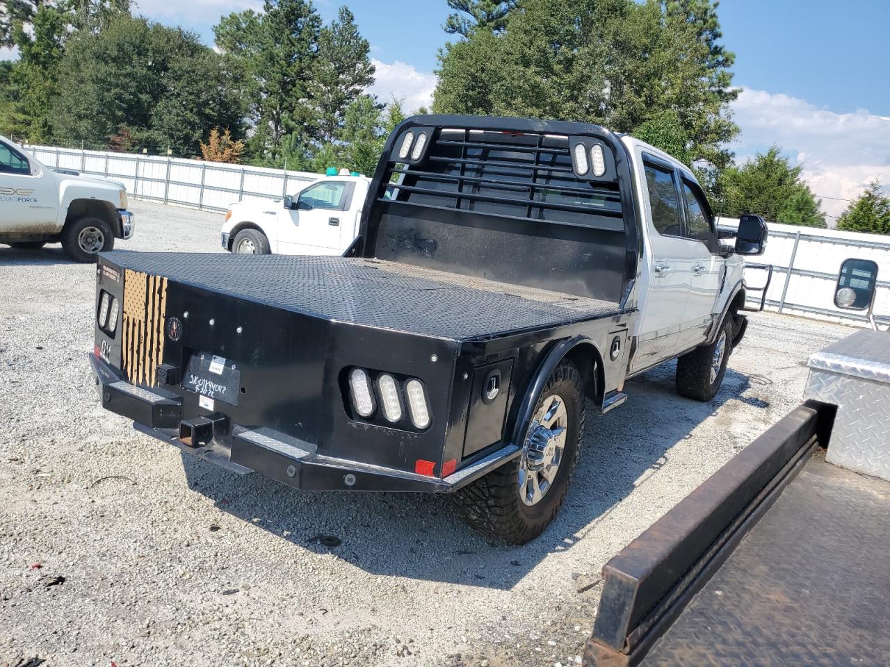 2017 Ford F350 Super Duty white  diesel 1FT8W3BT4HEF05080 photo #4